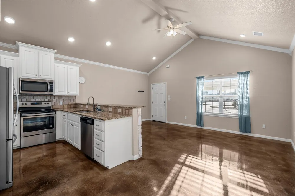402 Spring Street McGregor, TX 76657