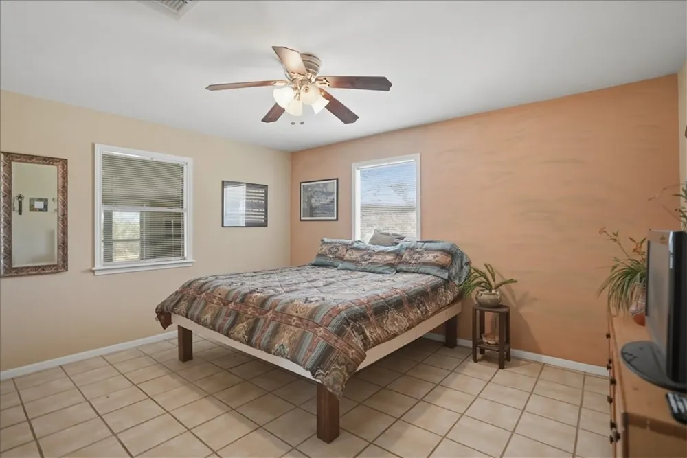 731 County Road 325 George West, TX 78022