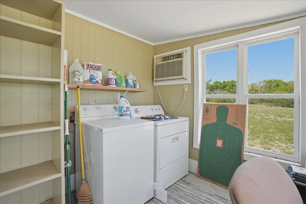 731 County Road 325 George West, TX 78022