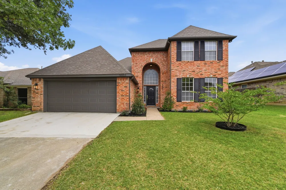 5953 Hillview Drive Watauga, TX 76148