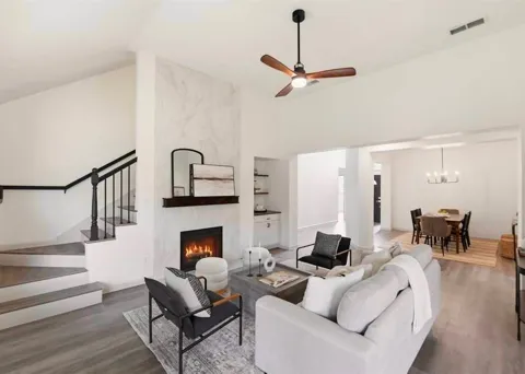 5953 Hillview Drive