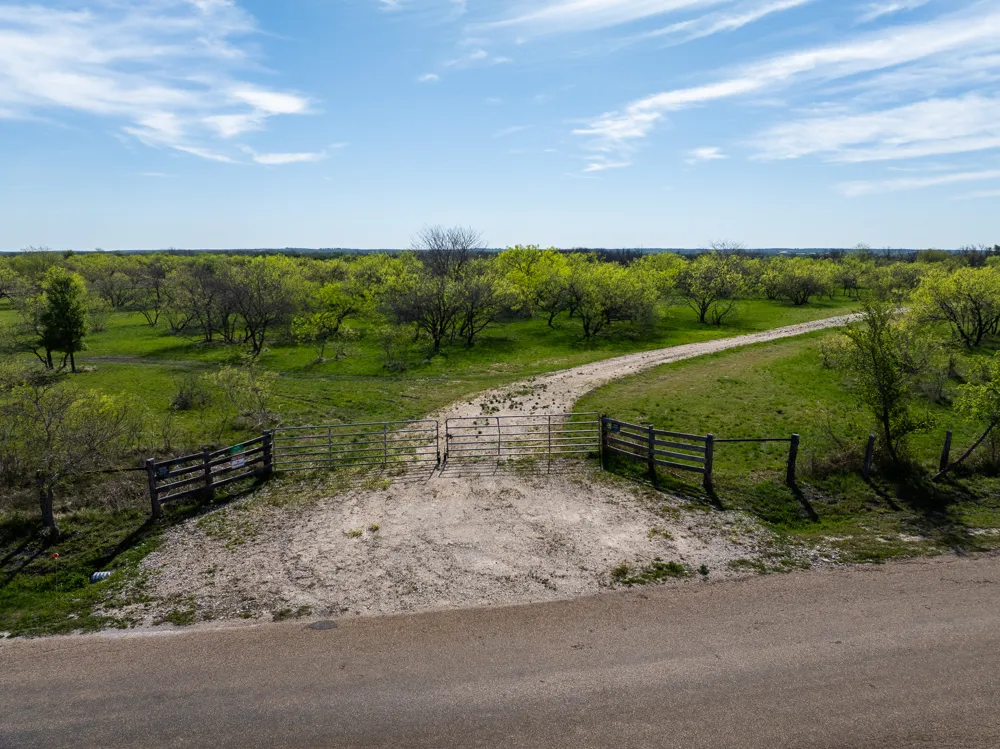 1721 County Road 429 Rockdale, TX 76567