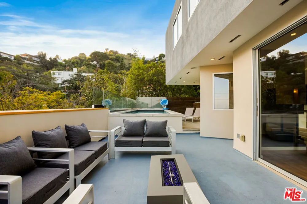 8469 FRANKLIN AVENUE West Hollywood, CA 90069