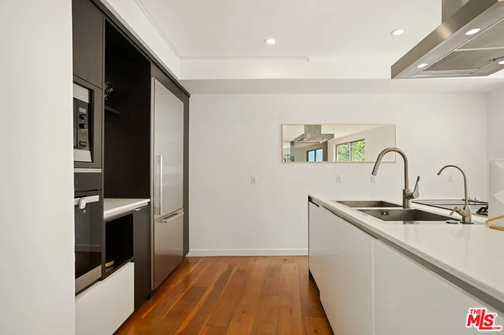 8469 FRANKLIN AVENUE West Hollywood, CA 90069