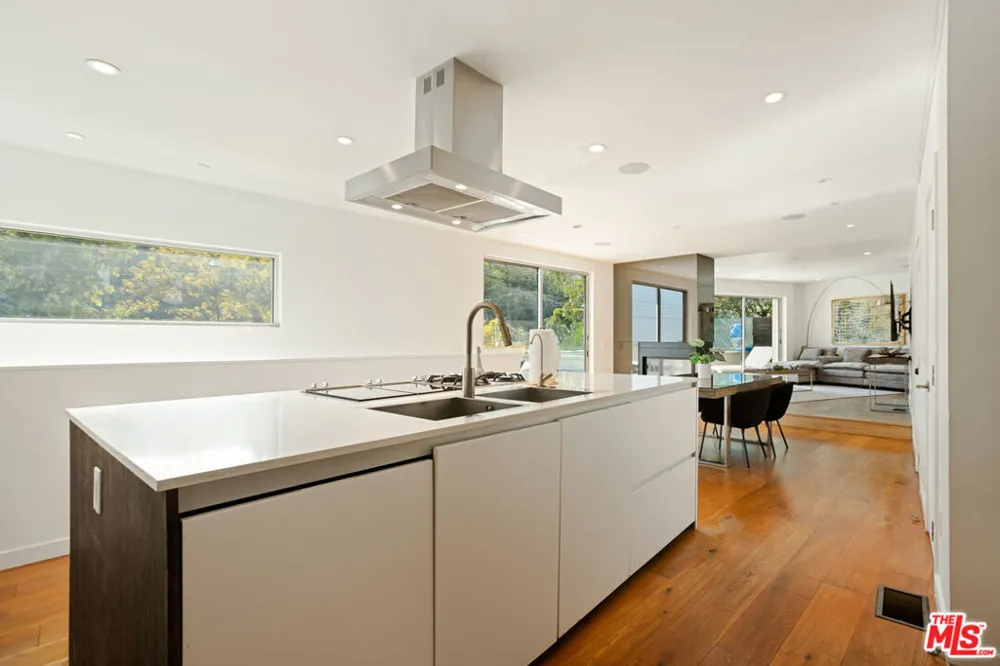 8469 FRANKLIN AVENUE West Hollywood, CA 90069