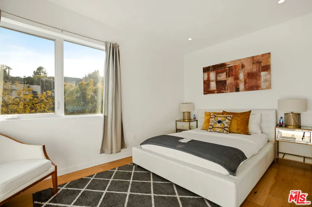 8469 FRANKLIN AVENUE West Hollywood, CA 90069