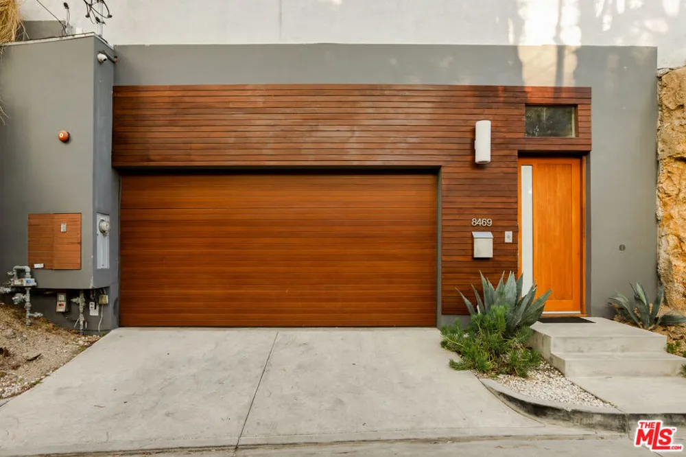 8469 FRANKLIN AVENUE West Hollywood, CA 90069
