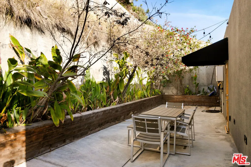 8469 FRANKLIN AVENUE West Hollywood, CA 90069