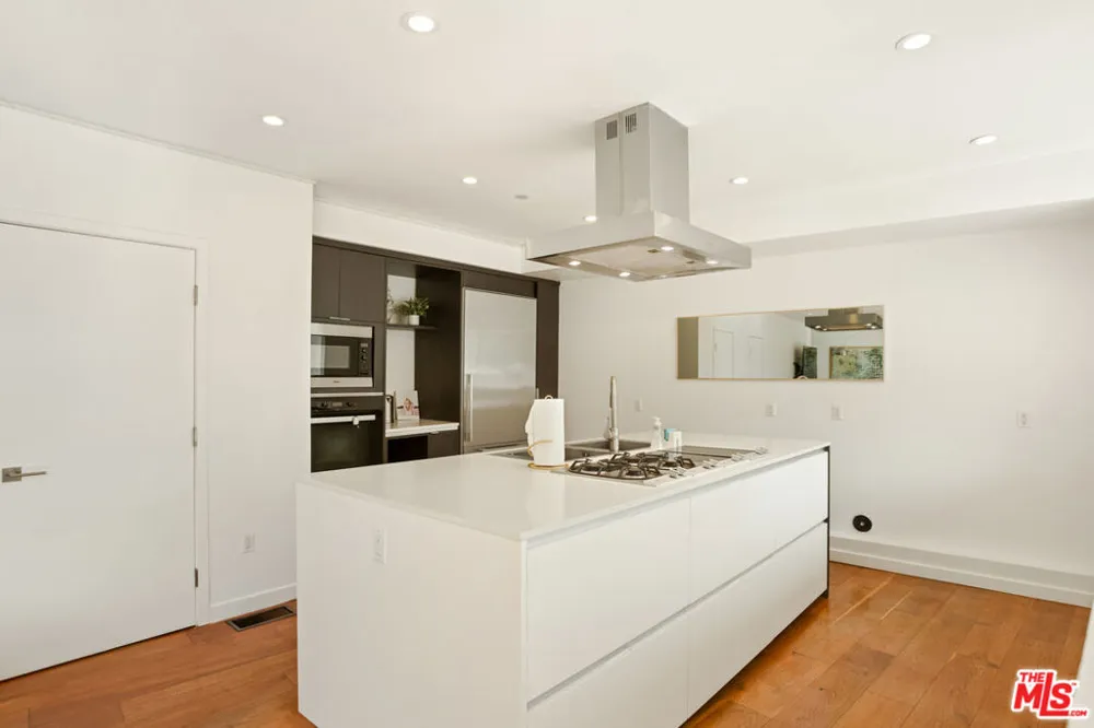 8469 FRANKLIN AVENUE West Hollywood, CA 90069