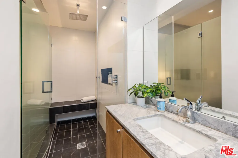 8469 FRANKLIN AVENUE West Hollywood, CA 90069