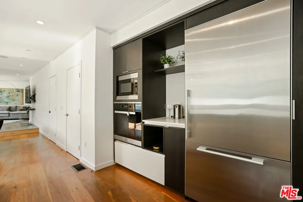 8469 FRANKLIN AVENUE West Hollywood, CA 90069
