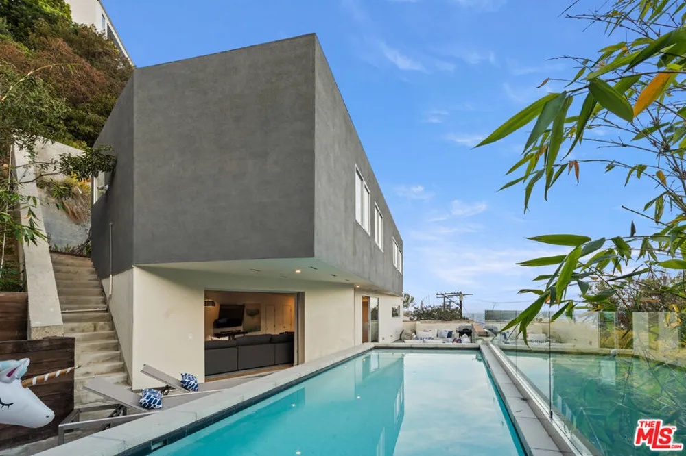 8469 FRANKLIN AVENUE West Hollywood, CA 90069