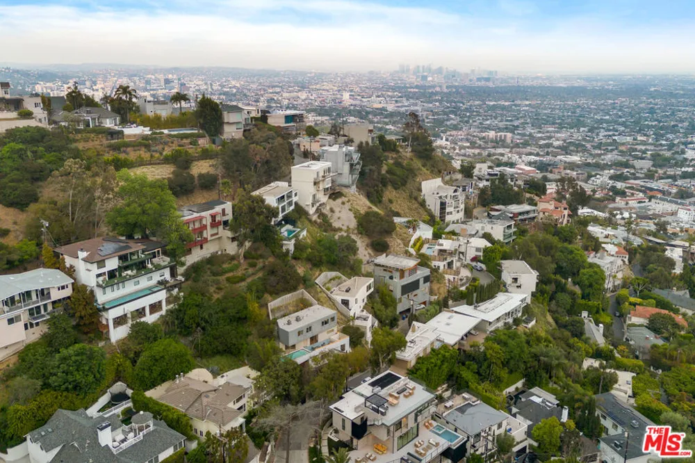 8469 FRANKLIN AVENUE West Hollywood, CA 90069