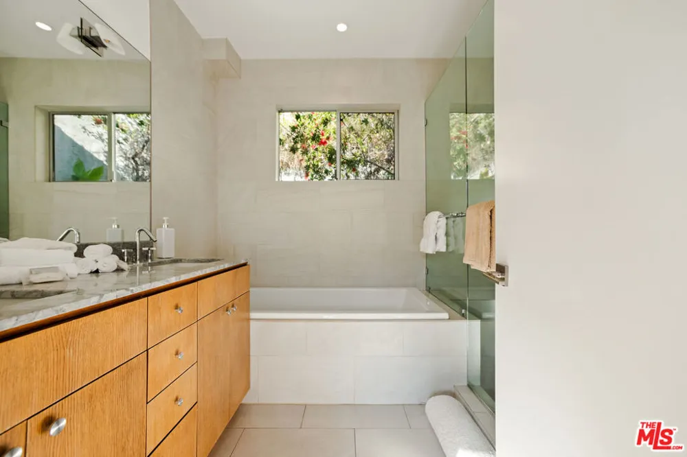8469 FRANKLIN AVENUE West Hollywood, CA 90069
