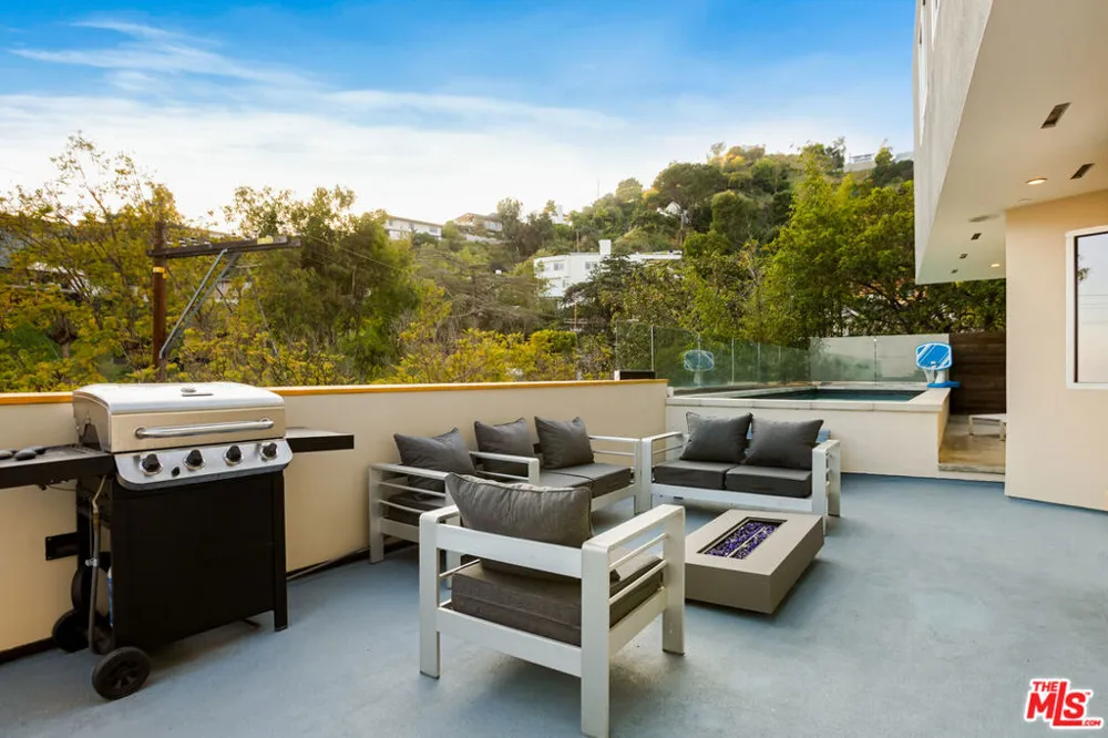 8469 FRANKLIN AVENUE West Hollywood, CA 90069