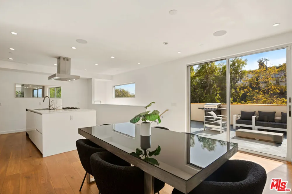 8469 FRANKLIN AVENUE West Hollywood, CA 90069