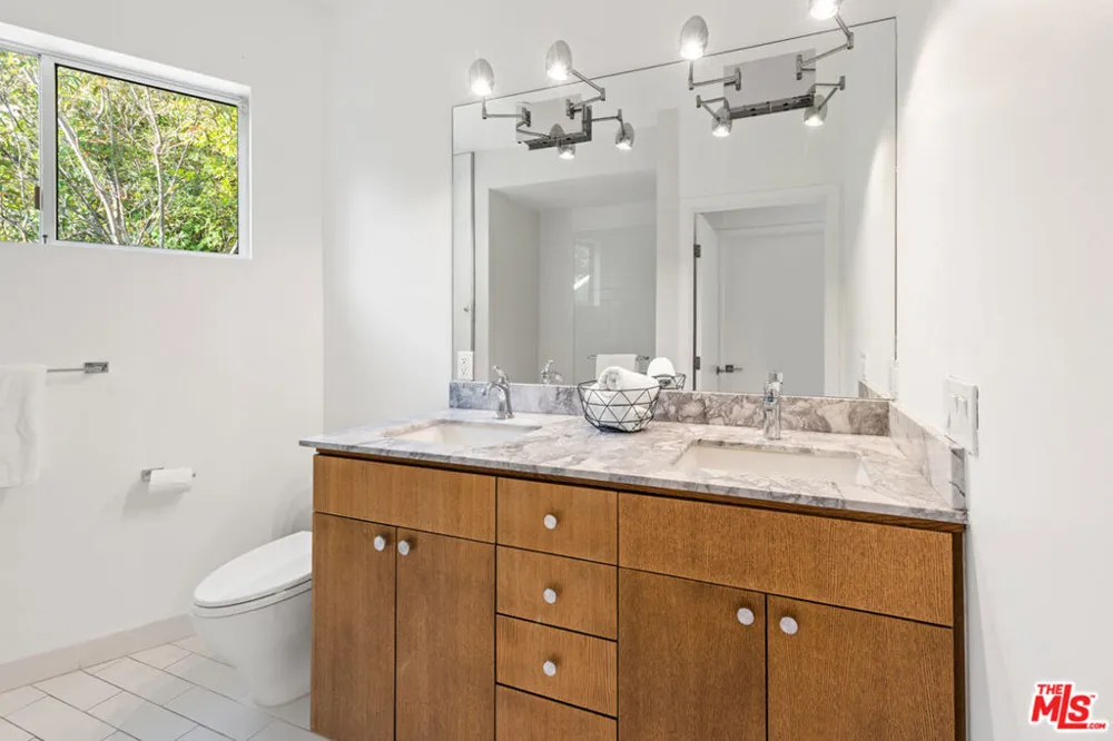 8469 FRANKLIN AVENUE West Hollywood, CA 90069