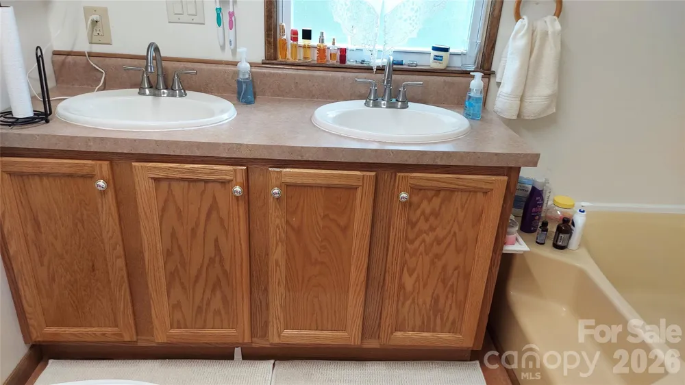 46 Larkspur Lane Canton, NC 28716