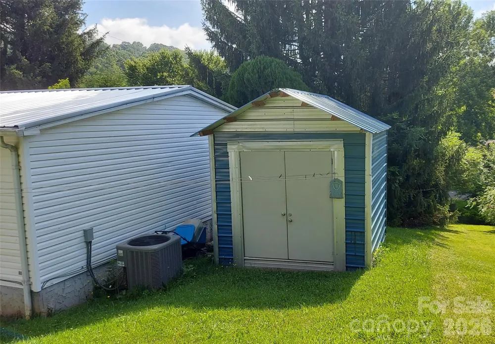 46 Larkspur Lane Canton, NC 28716