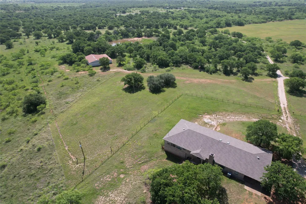 628 Robinson Road Graham, TX 76450