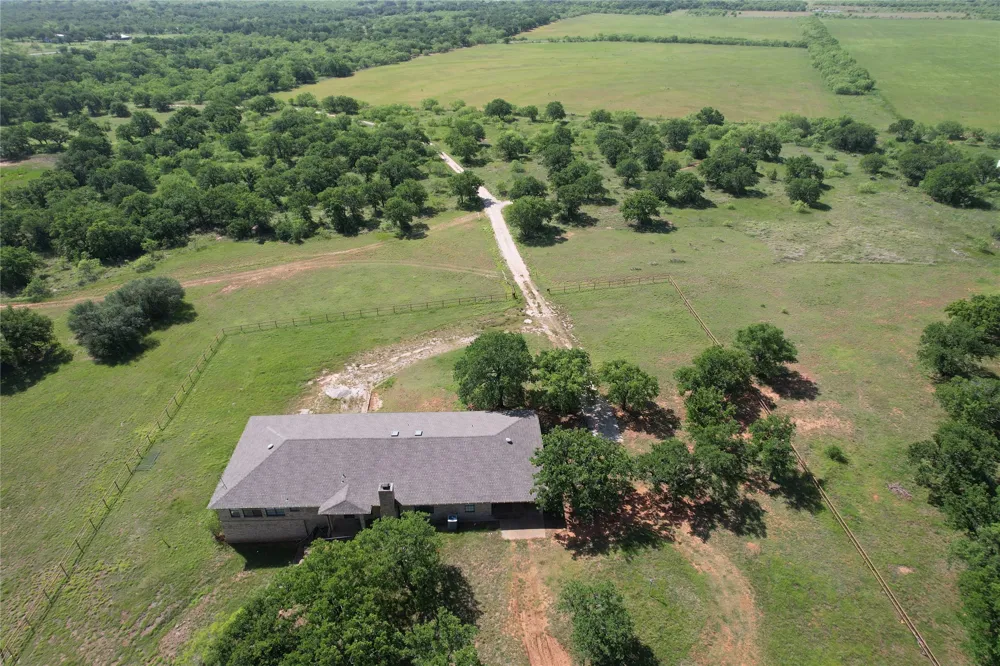 628 Robinson Road Graham, TX 76450