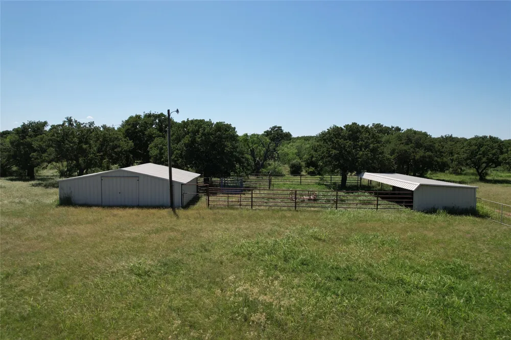 628 Robinson Road Graham, TX 76450