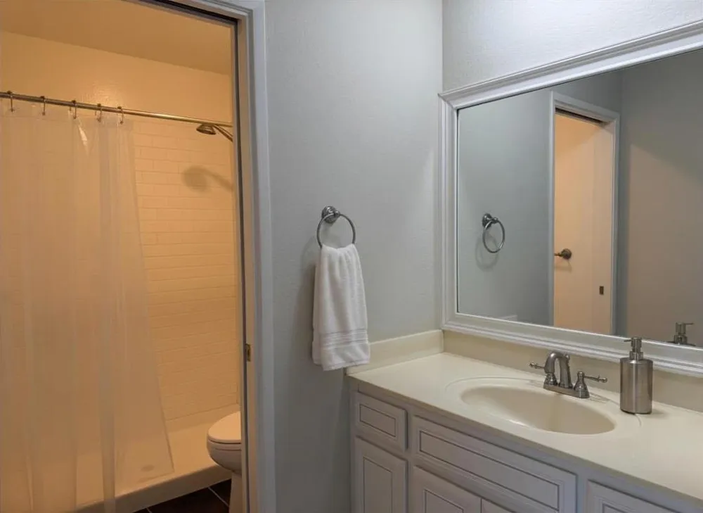 1469 El Camino Real #1 Burlingame, CA 94010