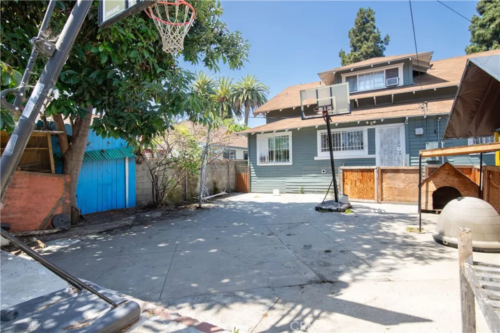1244 W Martin Luther King Jr Los Angeles, CA 90037