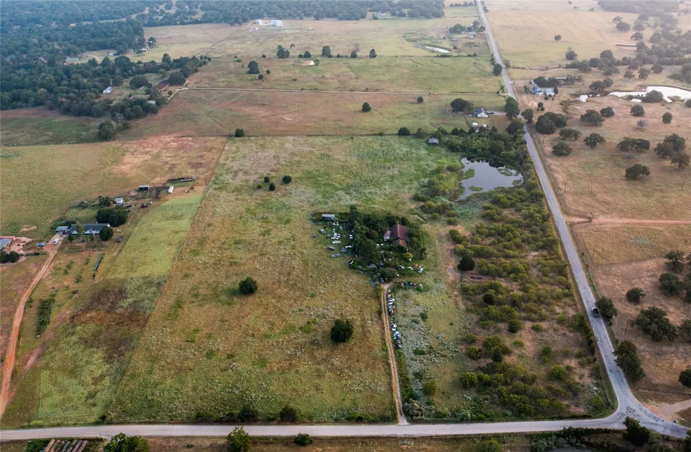 Young School House Road Smithville, TX 78957