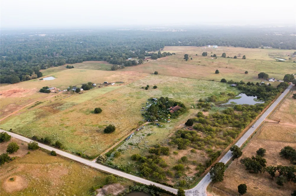 Young School House Road Smithville, TX 78957