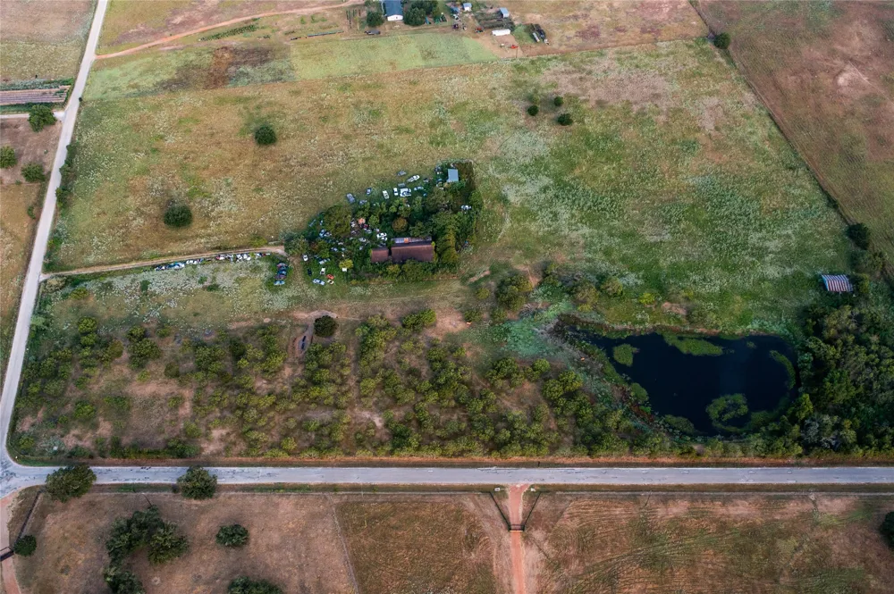 Young School House Road Smithville, TX 78957