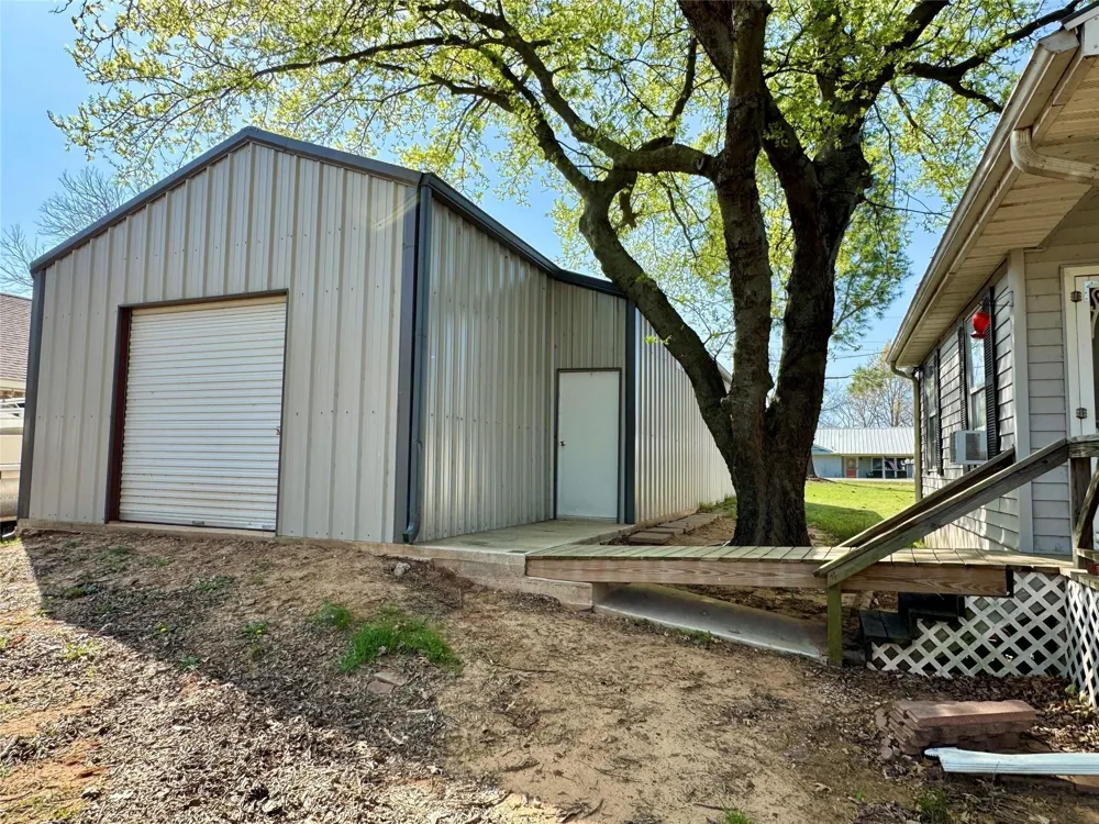 306 Oak Street Nocona, TX 76255