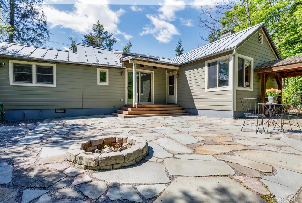 208 Tinker Street Woodstock, NY 12498
