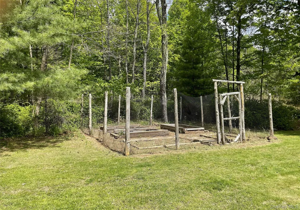 208 Tinker Street Woodstock, NY 12498
