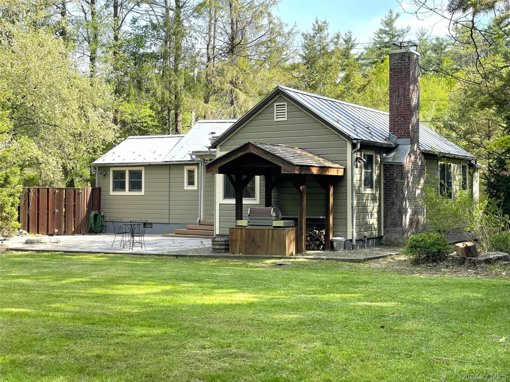 208 Tinker Street Woodstock, NY 12498