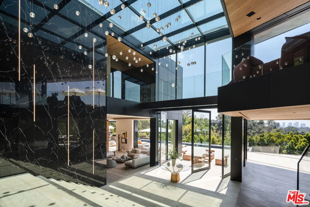 10710 Chalon Road Los Angeles, CA 90077