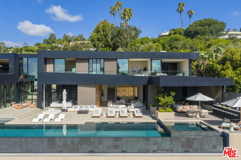 10710 Chalon Road Los Angeles, CA 90077