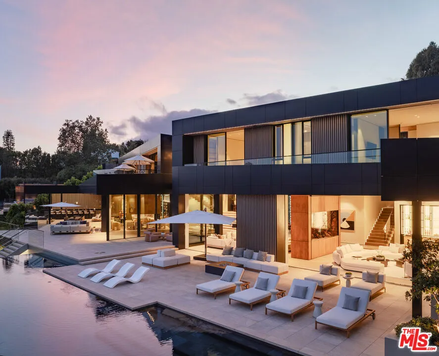 10710 Chalon Road Los Angeles, CA 90077