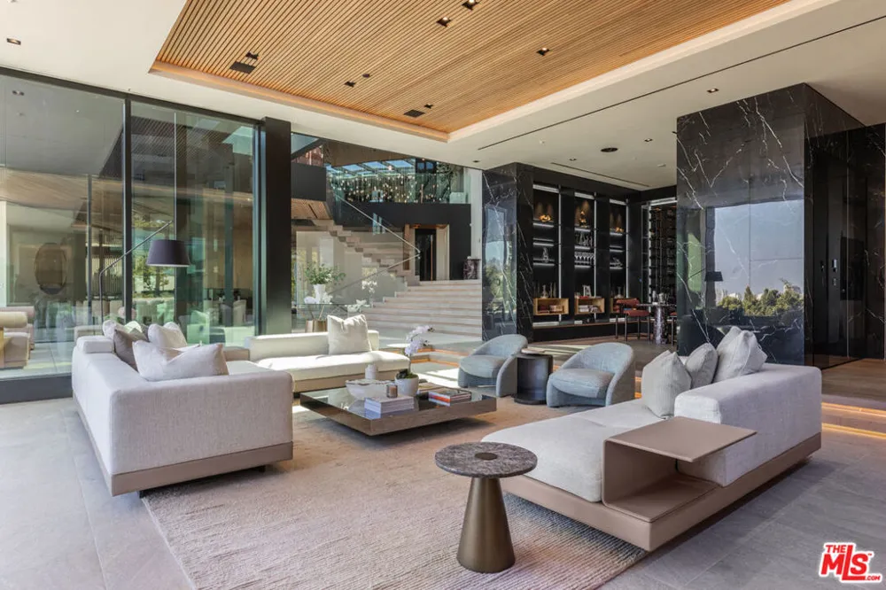 10710 Chalon Road Los Angeles, CA 90077