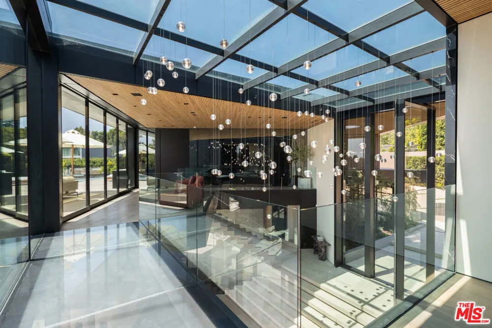 10710 Chalon Road Los Angeles, CA 90077