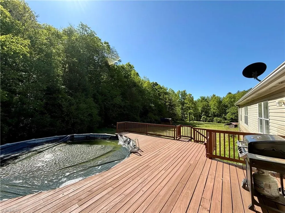 1038 Blackburn Hollow Road Purlear, NC 28665