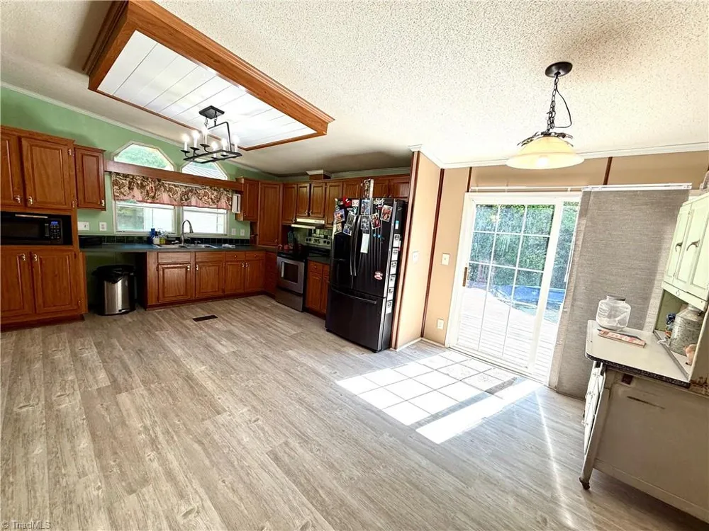 1038 Blackburn Hollow Road Purlear, NC 28665