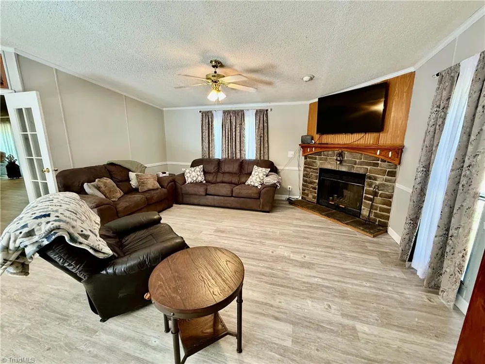 1038 Blackburn Hollow Road Purlear, NC 28665
