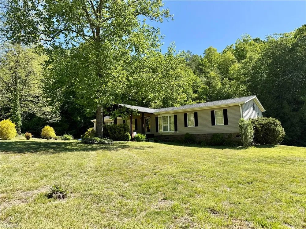 1038 Blackburn Hollow Road Purlear, NC 28665