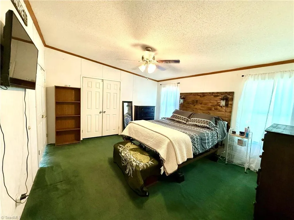 1038 Blackburn Hollow Road Purlear, NC 28665