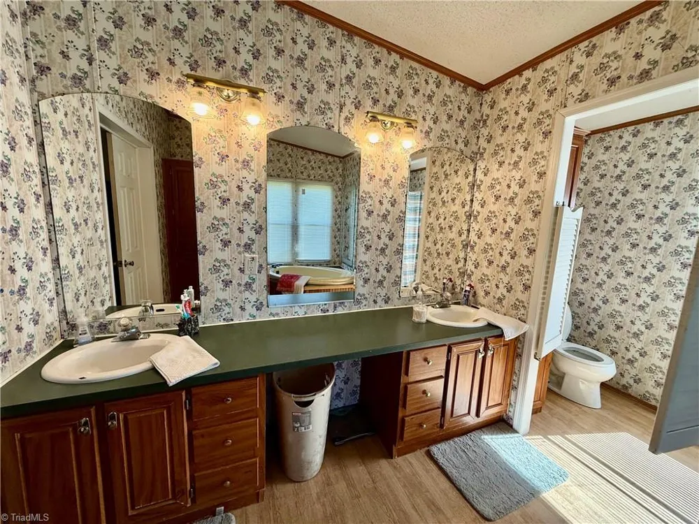 1038 Blackburn Hollow Road Purlear, NC 28665