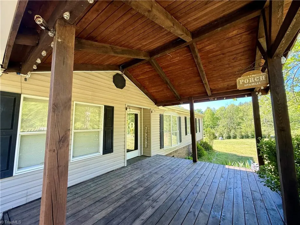 1038 Blackburn Hollow Road Purlear, NC 28665