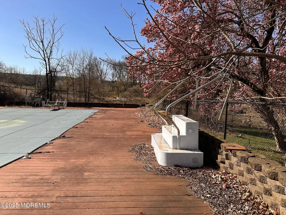 752 Amwell Road Hillsborough, NJ 08844