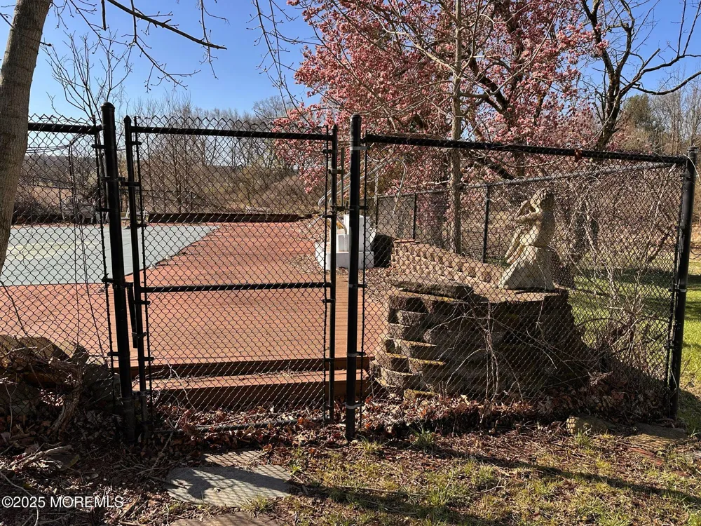 752 Amwell Road Hillsborough, NJ 08844