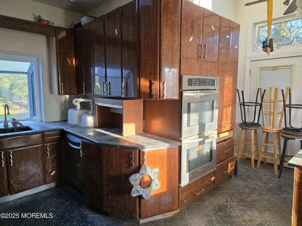 752 Amwell Road Hillsborough, NJ 08844